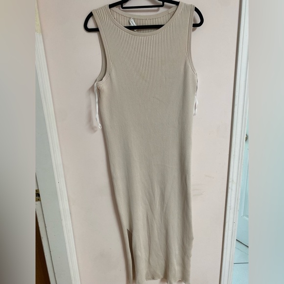 Aritzia Babaton Gabe Dress - Picture 3 of 8